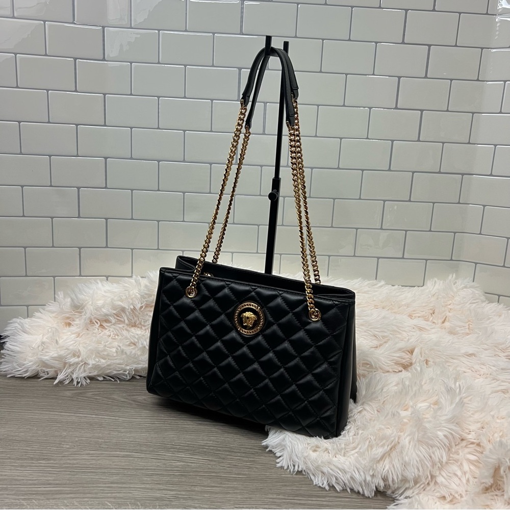 💕Host Pick💕 Versace Nappa Leather Medusa Tote Handbag - Picture 2 of 10